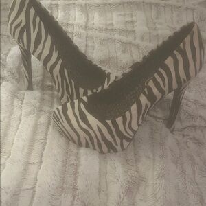 Jessica Simpson Black and White Zebra Heels